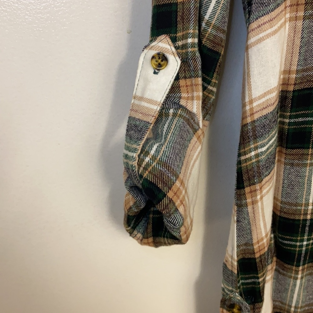NWT Women’s plaid hoodie shirt - Picture 3 of 8